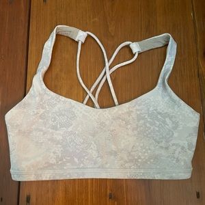 Lululemon Free to Be Bra size 2
